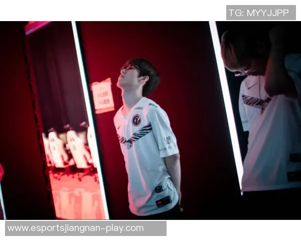 TES战术争议引发DOTA2社区热议分析与反思